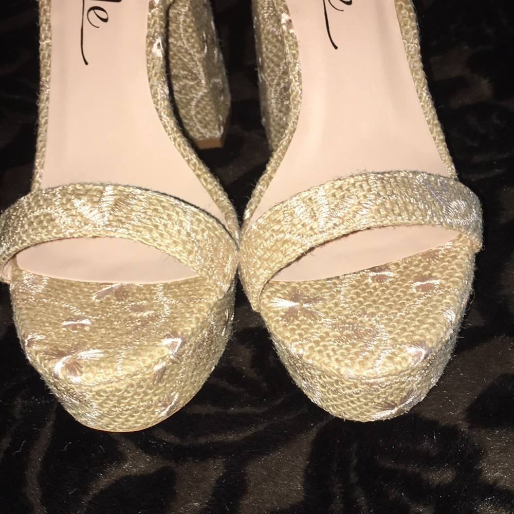 Platform High Heels - Picture 6 of 6